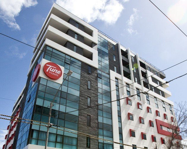 Tune Hotel, Melbourne - SKEMATICS Architects